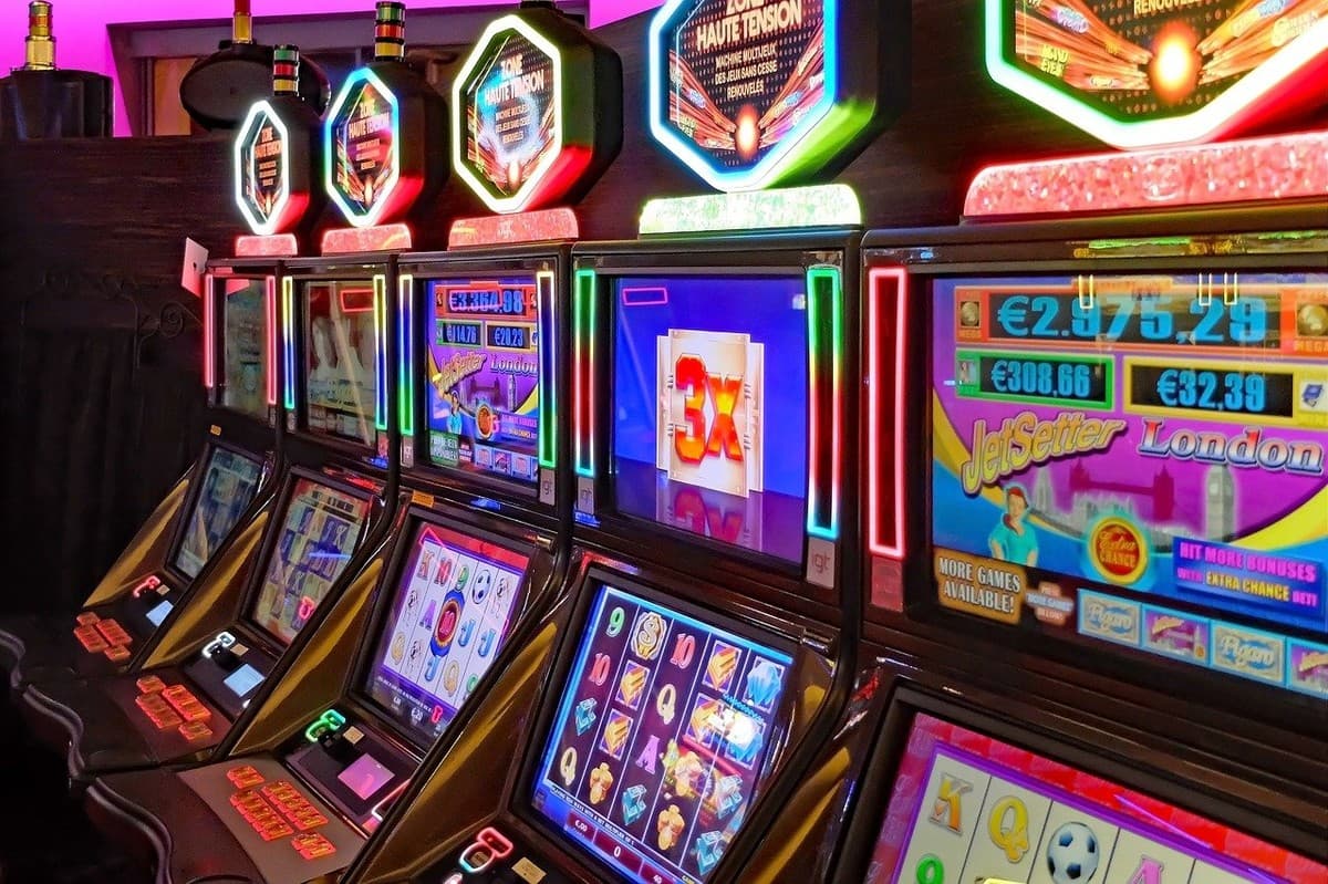Gioco d’azzardo patologico, Torino spende oltre 5,3 miliardi: “Si deve porre un freno”