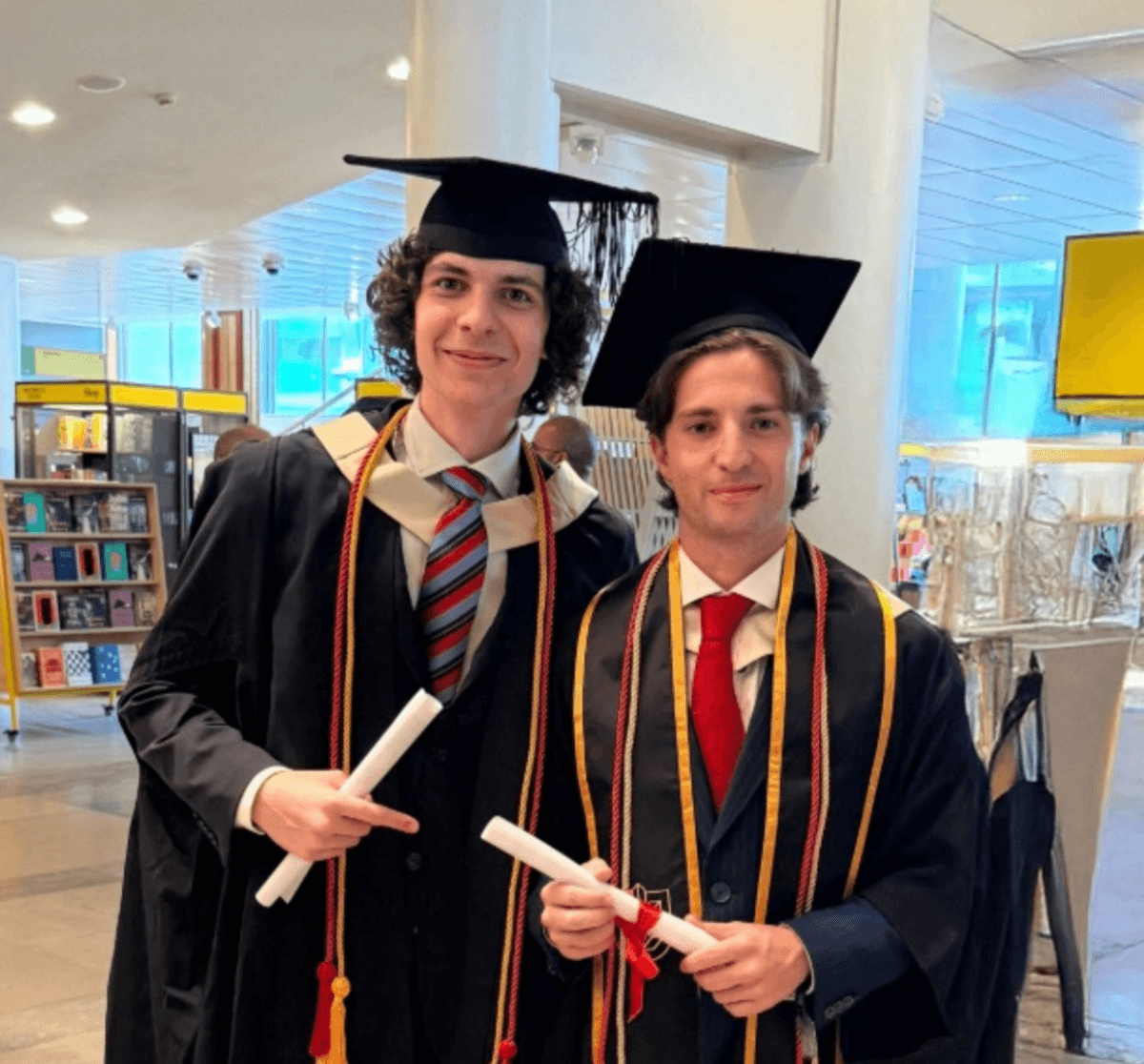 A Federico Mora e Riccardo Pattono l' Hodges Scholar Award della Hult International Business School