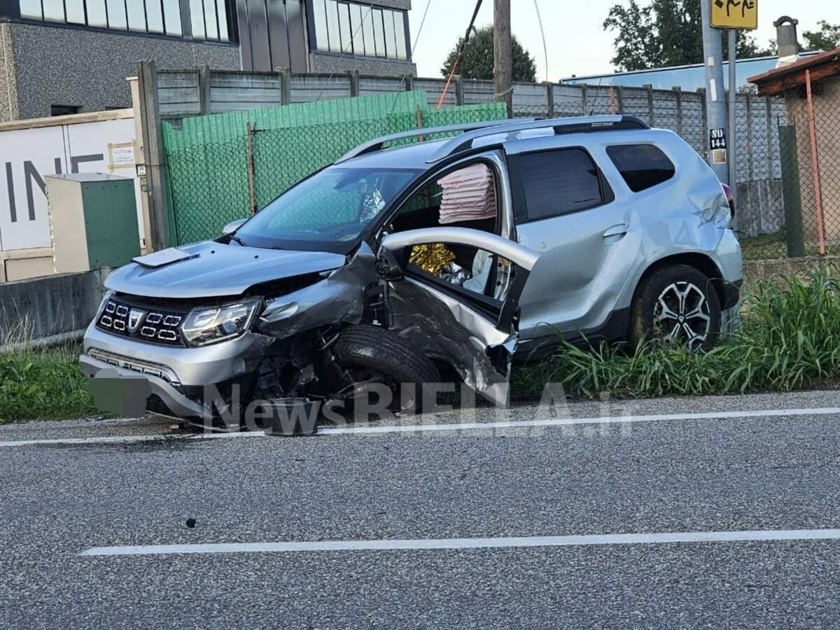 Scontro tra auto a Sandigliano, ci sono dei feriti FOTO