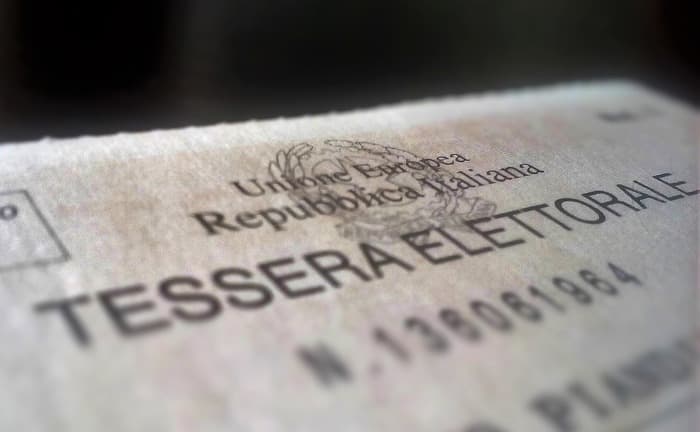 Elezioni, arriva la tessera elettorale digitale: per votare basterà lo smartphone