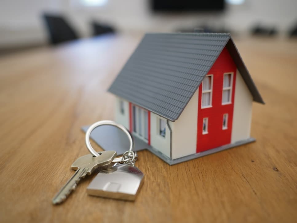 Famiglie, con marito e moglie tra 45 e 54 anni: di ecco l'identikit di chi compra casa in Piemonte