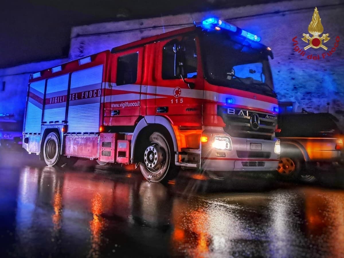 Incidente all'alba sulla Sp 29 tra Racconigi e Caramagna: una persona incastrata nell’auto