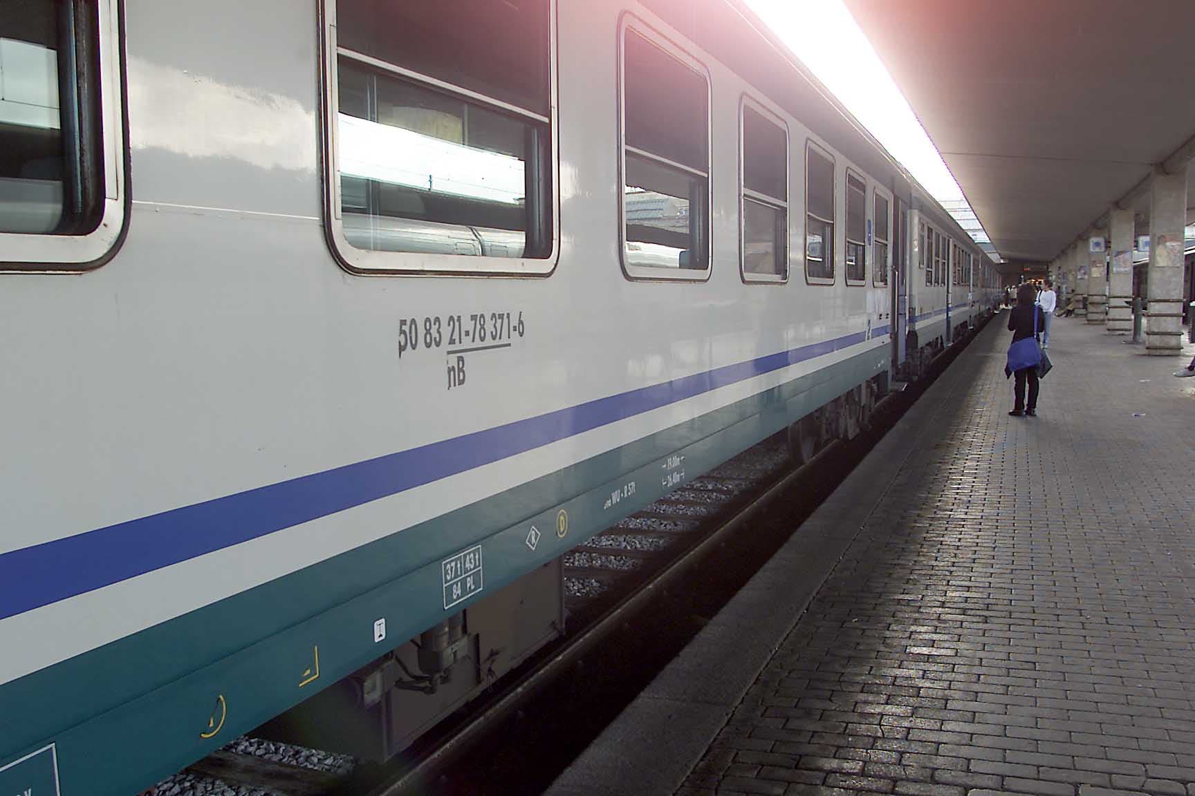 Trasporto pubblico, anche sui treni regionali l'abbonamento trimestrale illimitato