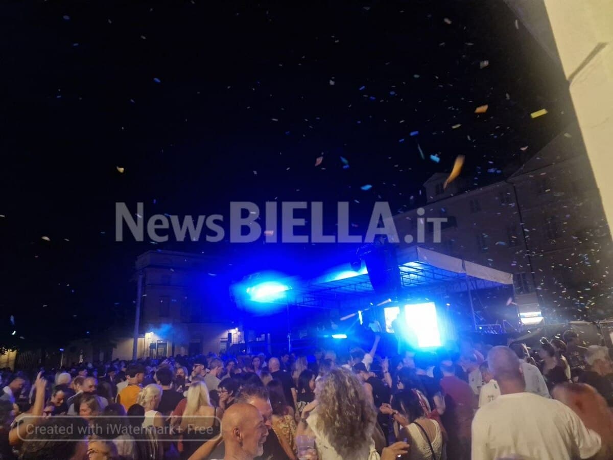 "La Biella che Ballava" conquista la piazza FOTO e VIDEO