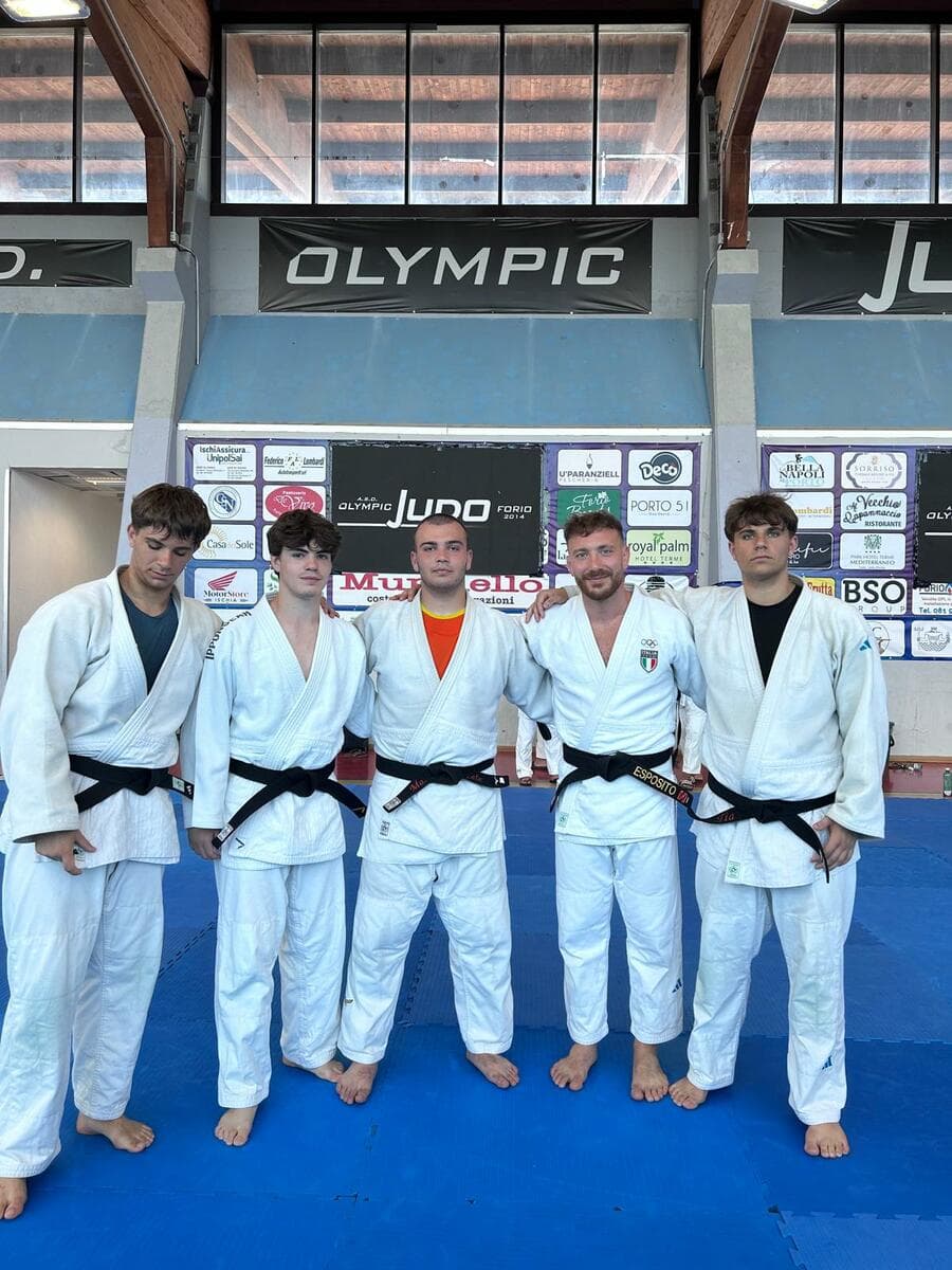 Il Centro Judo Novara protagonista al Summer Camp di Ischia: nove atleti in tatami con i campioni olimpici FOTO