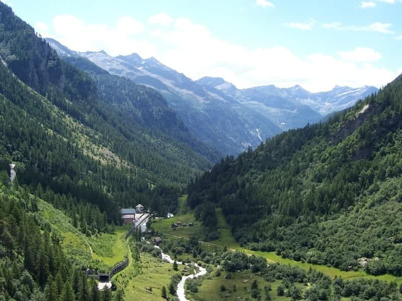 Escursionisti bloccati nella notte in Val Formazza: soccorsa una comitiva di 23 minorenni tedeschi al passo di Nefelgiù