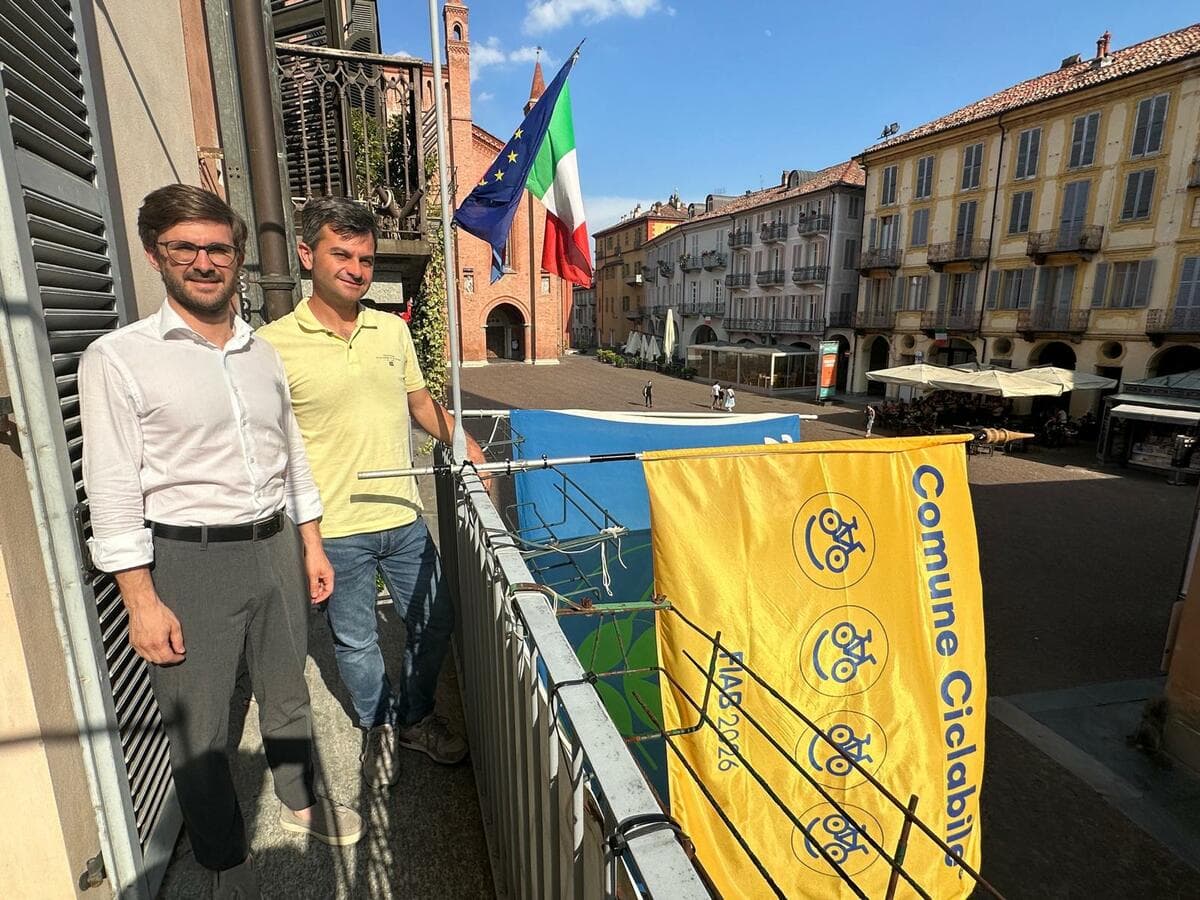 Comuni ciclabili: la Federazione Ambiente e Bicicletta premia Alba con un nuovo "bike smile"