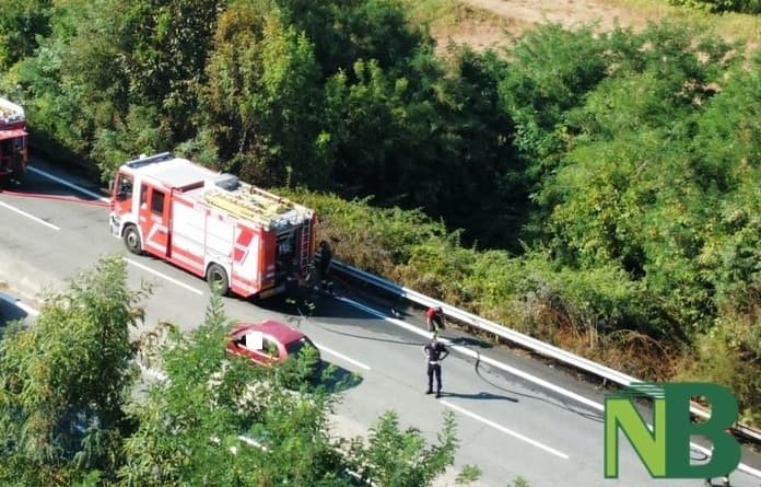 Biella, principio d’incendio ad un furgoncino in Super: arrivano i Vigili del Fuoco