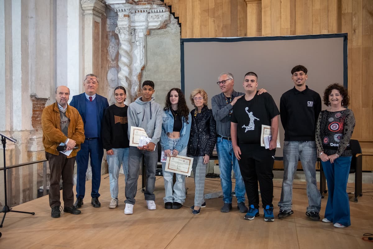 Savigliano celebra la Giornata mondiale della poesia con gli studenti e un omaggio ad Angela Donna