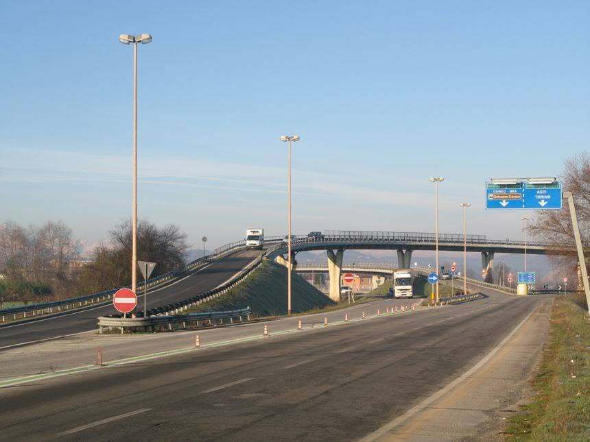 Tangenziale di Alba, nessuna data per la fine dei restringimenti: "Servono anche per le condizioni dell'infrastruttura"