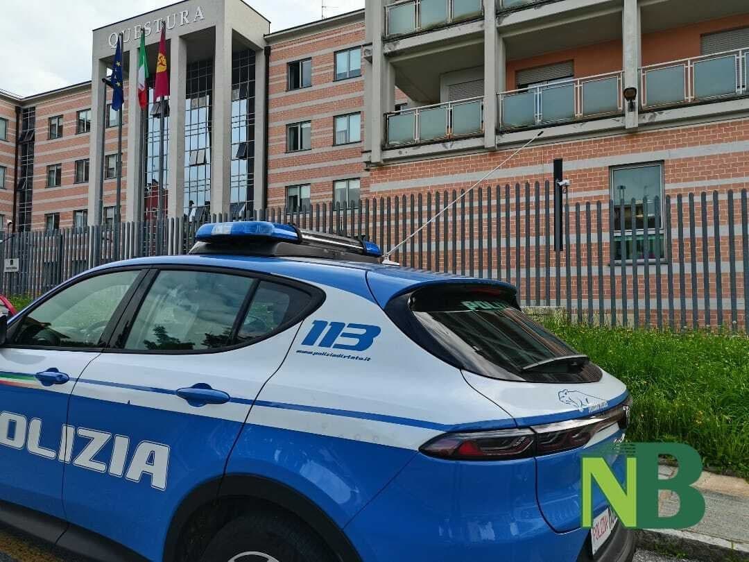 Poliziotto biellese fuori servizio soccorre una ragazza a Torino: fermato l’aggressore