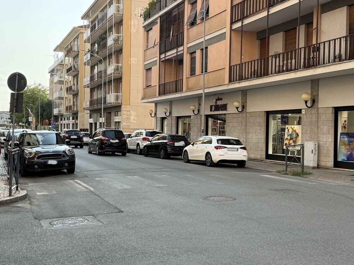 Biella, Corso Risorgimento e Via Tripoli, un lettore: "Attraversamenti pedonali quasi invisibili"