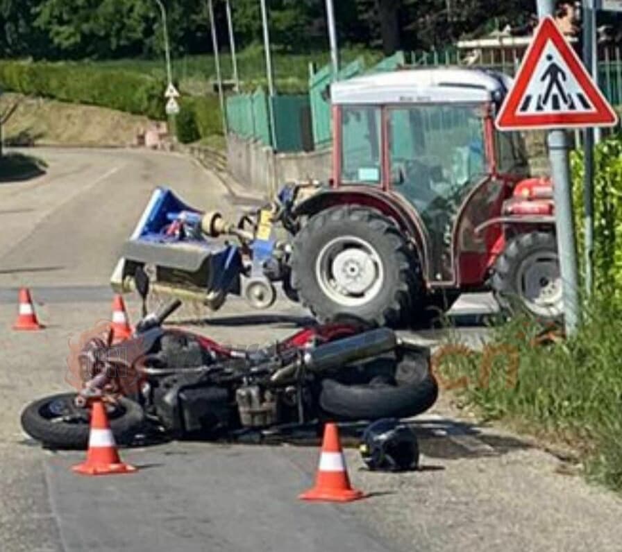 Motociclista si scontra con un trattore a Bossolasco: elitrasportato a Verduno in gravi condizioni