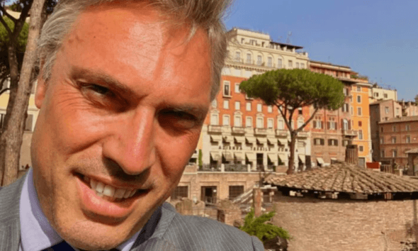 Ha un arresto cardiaco mentre è in piscina, muore l’avvocato e giornalista alessandrino Silvio Bolloli