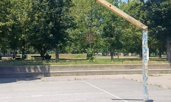 Sindaco, ci metti a posto il canestro? I ragazzi chiedono a Lo Russo di sistemare i campetti di Via Braccini a Torino