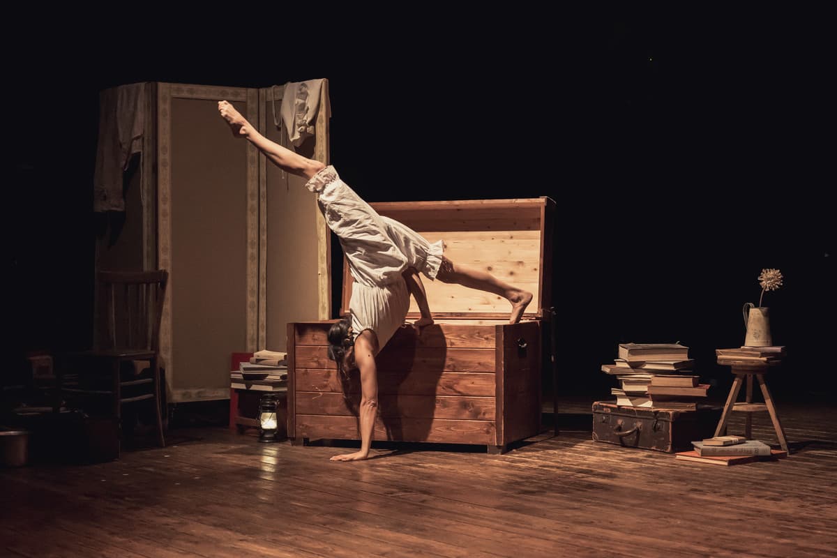 Mondovì, Festival Piazza di Circo: Materiaviva inaugura il tour di “Storie di Viaggio”, circo teatro in Lingua dei Segni