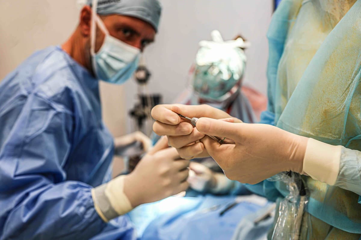 Alla Clinica Salzano Tirone ottobre è il mese degli impianti dentali