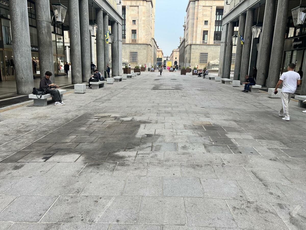 Dopo Terra Madre, via Roma presenta il conto: "A 2 settimane dall'inaugurazione pietre sporche"