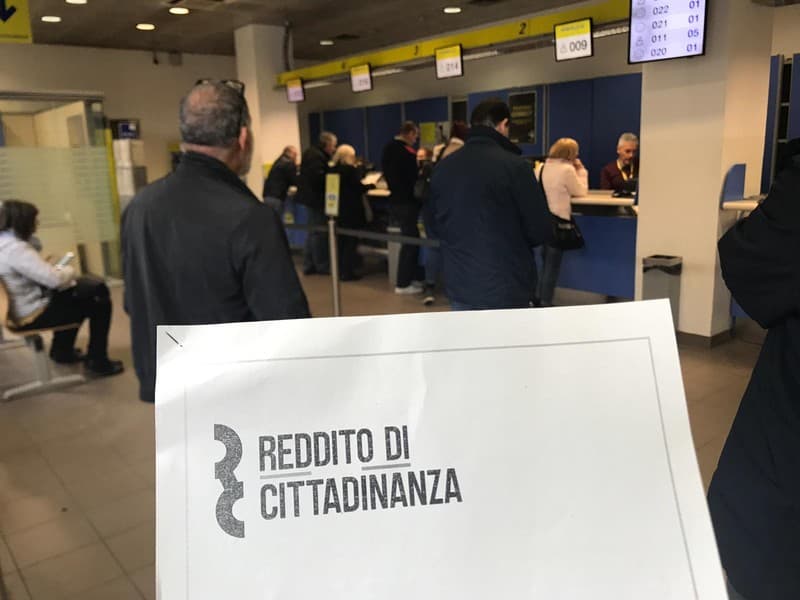 Reddito di cittadinanza, scoperti oltre 3.300 percettori senza requisiti: danno da 43 milioni di euro
