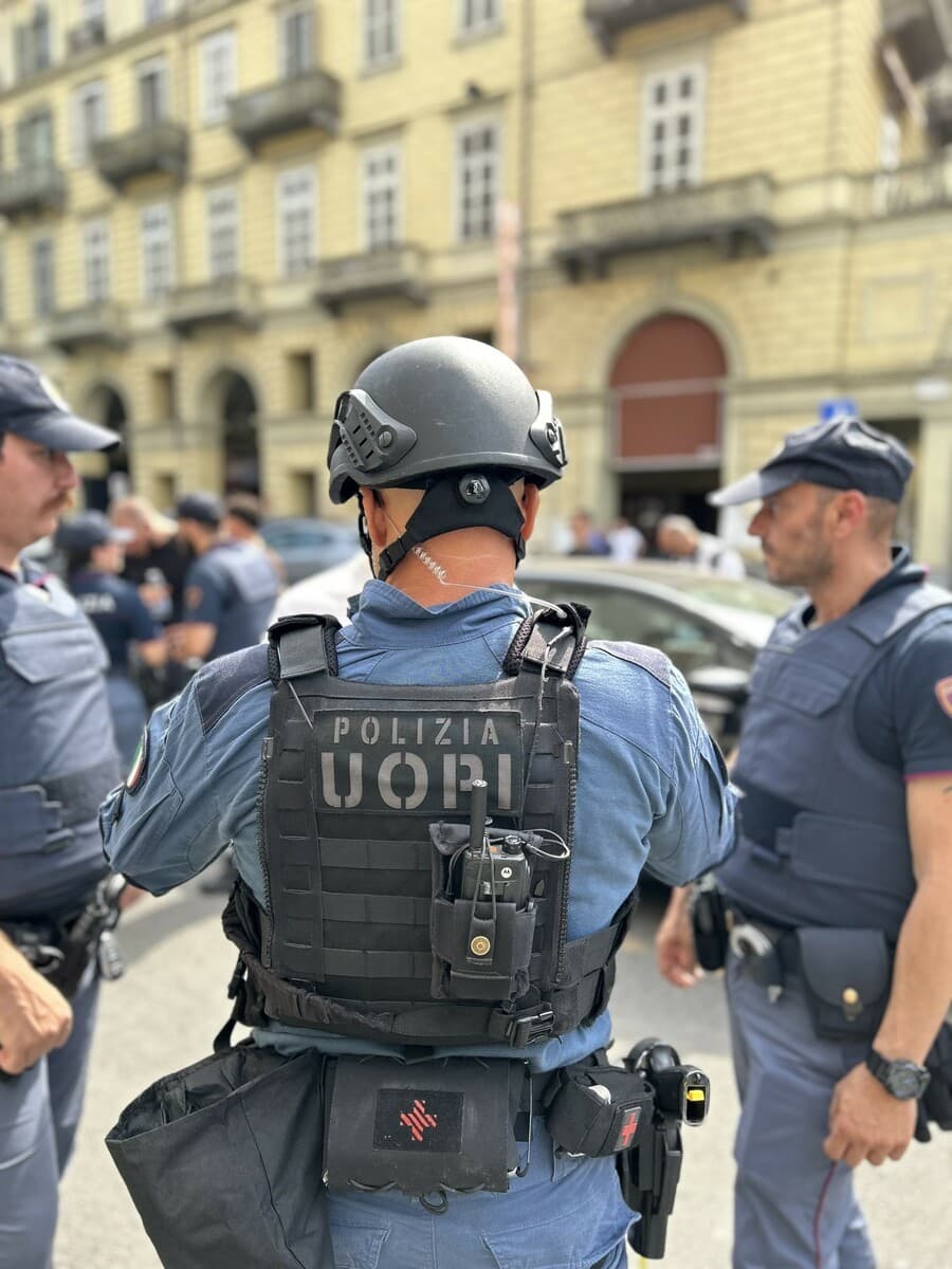 Porta Nuova si trasforma in uno scenario di crisi: esercitazione della Polizia di Stato [VIDEO]