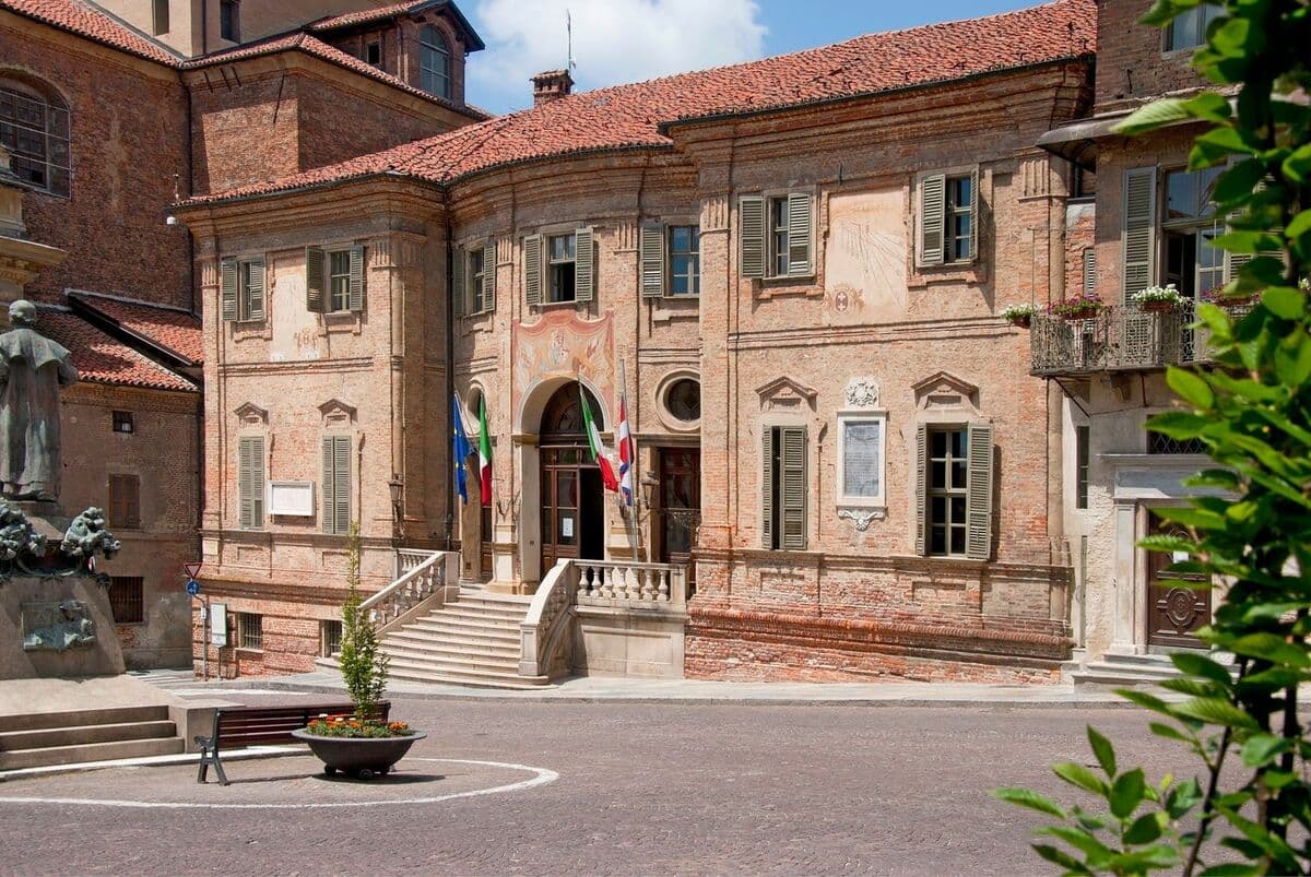 Bra: avviso pubblico per la formazione di una modifica al Prgc