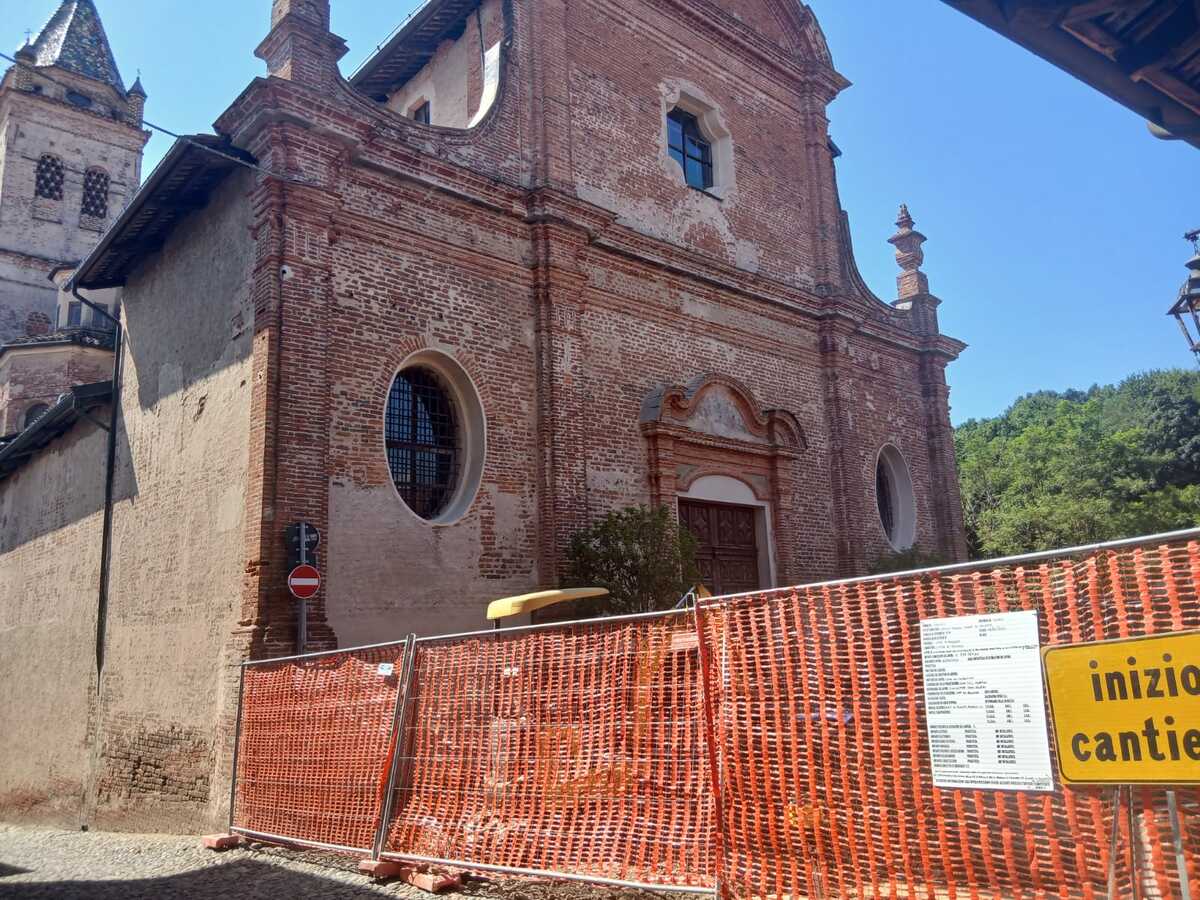  Saluzzo: iniziati i lavori di via Santa Chiara, nell'alto centro storico