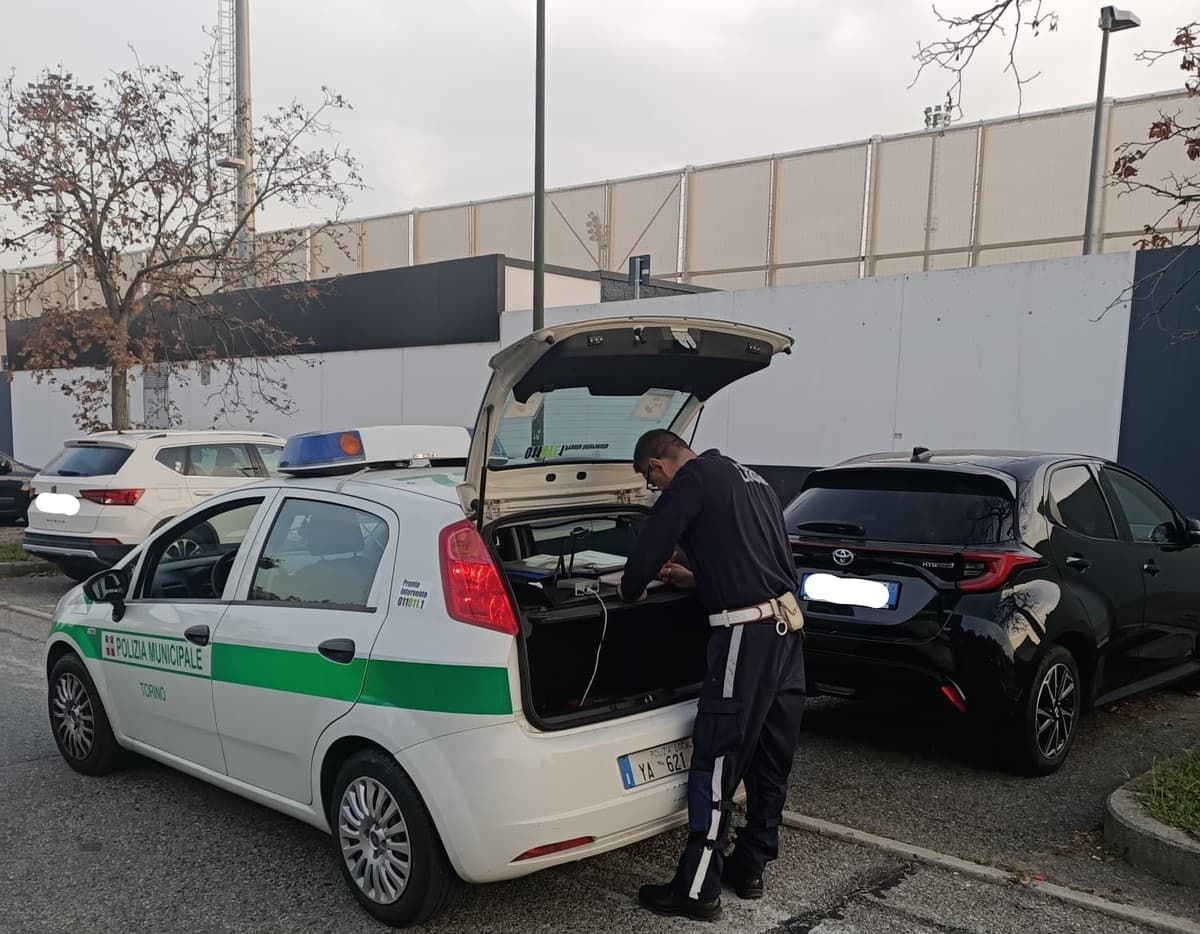Fermato dalla Polizia locale per un controllo: aveva un tasso alcolemico sette volte oltre il limite