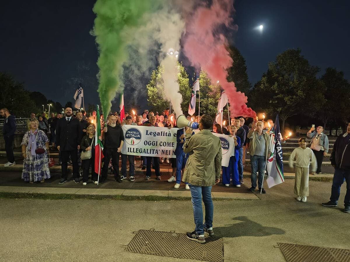 Basso San Donato, FdI e residenti in strada per chiedere decoro e sicurezza