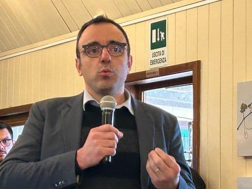 Ad Alba via De Gasperi cambia volto: rimosse le vecchie strutture, parte la riqualificazione dell'area