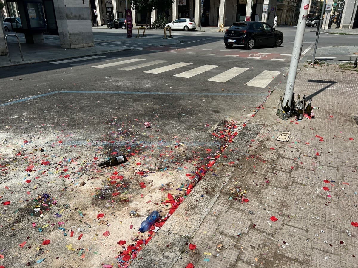 "Maleducazione e inciviltà per festeggiare la maturità, speriamo che tutto ciò non si ripeta il prossimo anno" [FOTO]