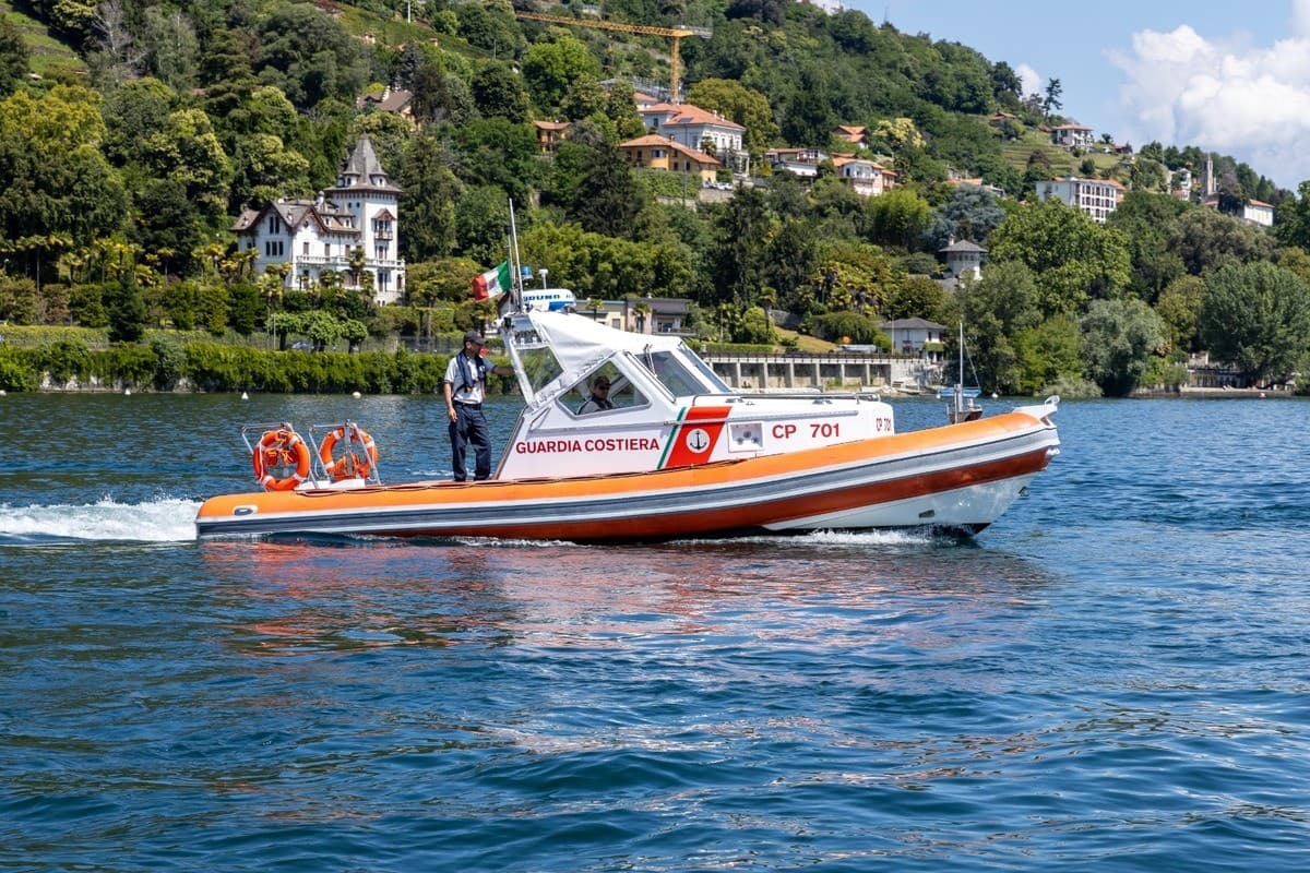 E' partita l'operazione della Guardia costiera che vedrà impegnati sul Maggiore 40 militari e 4 mezzi