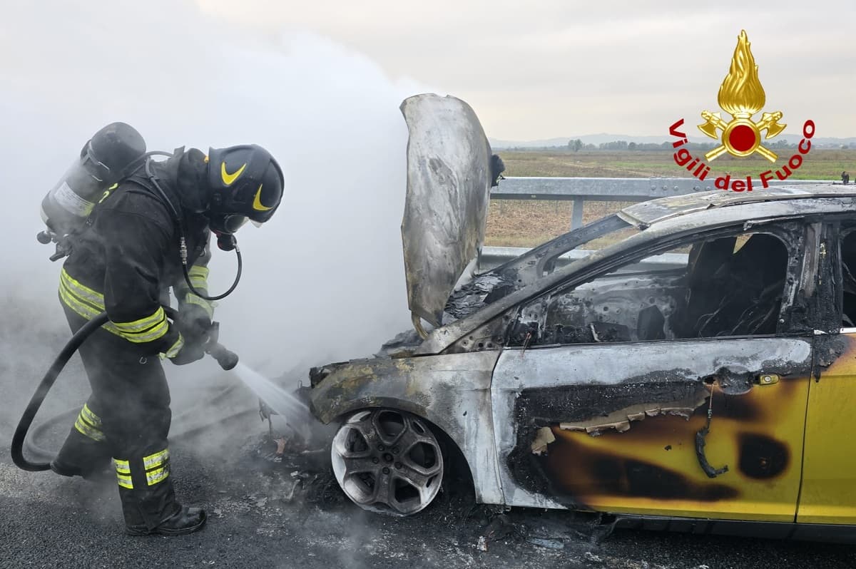 Dal Nord Ovest – Auto in fiamme sull’A4 FOTO