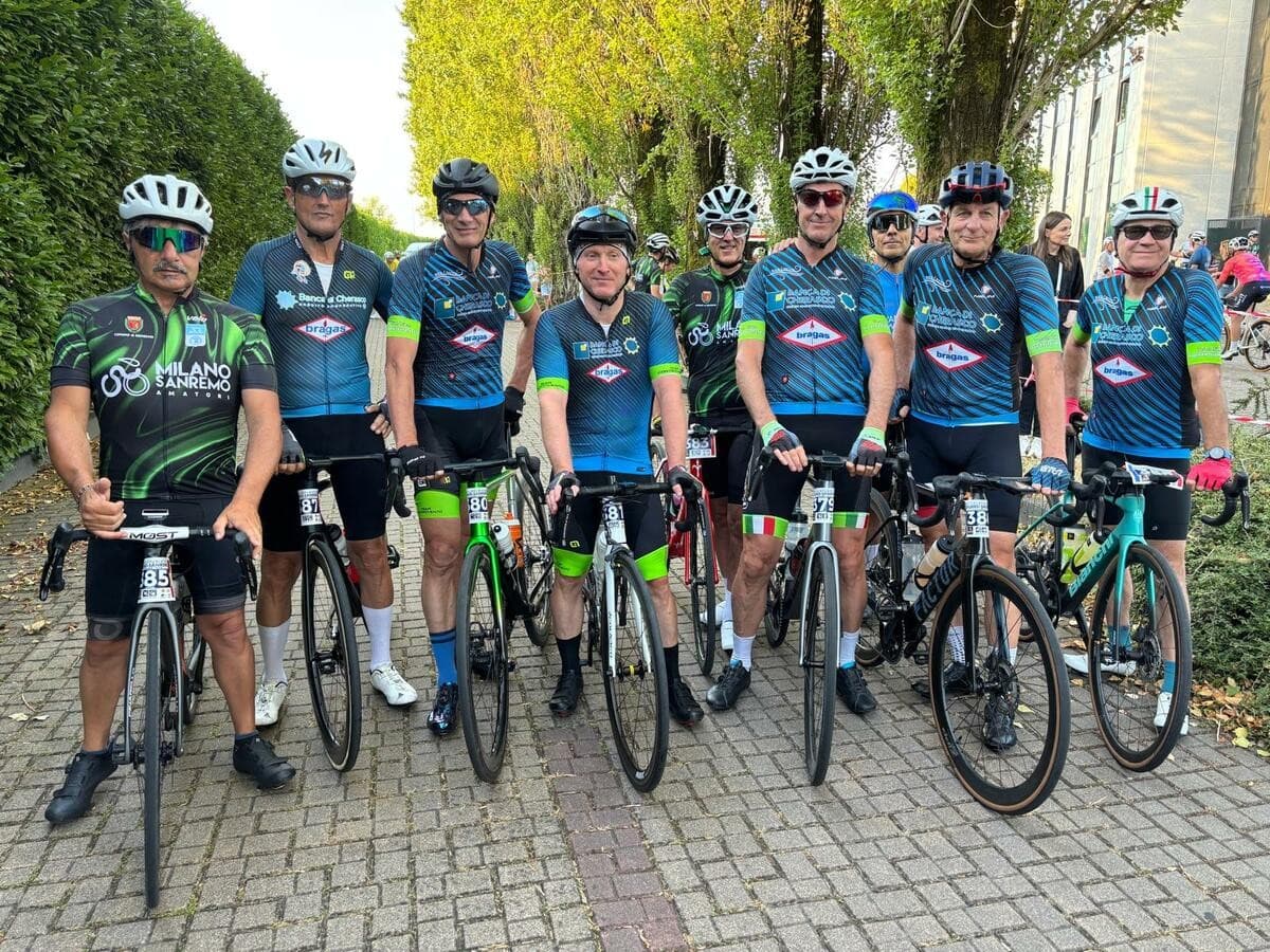Dieci ore in sella e 310 chilometri di passione: i colori cheraschesi alla Milano–Sanremo Amatori