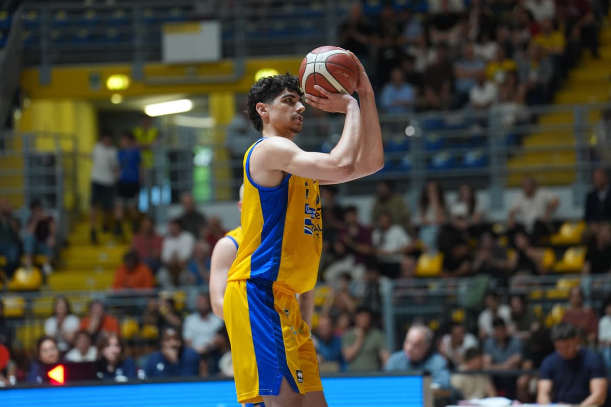 Basket, la Reale Mutua Torino conferma Matteo Ghirlanda