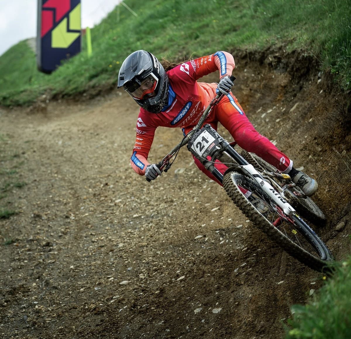 DOWNHILL / Il progetto Tribe cresce tra Coppa del Mondo e risultati nazionali