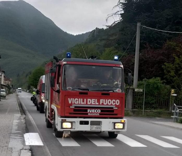 Bagnasco, auto si ribalta dopo lo scontro con una betoniera 