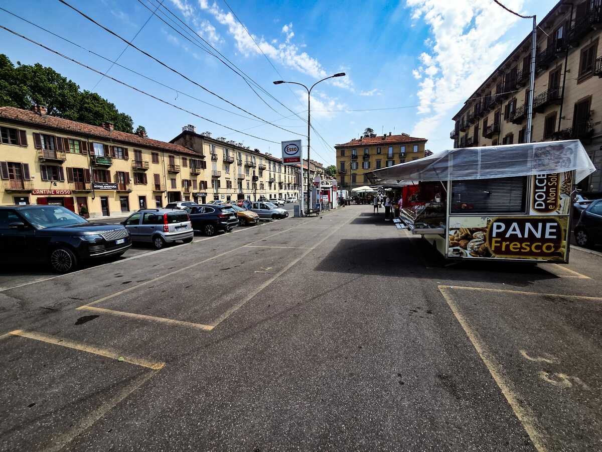 Addio stress da parcheggio in piazza Borromini, arriva il disco orario per la spesa al mercato