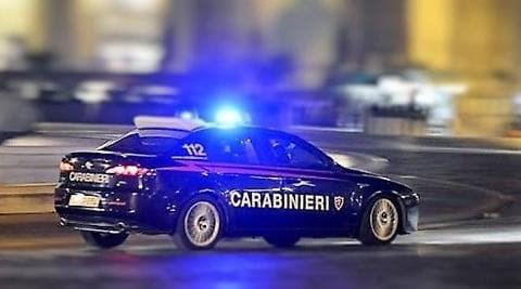 Spray urticante, calci e pugni a una coppia poi rapinata: cinque arresti a Torino