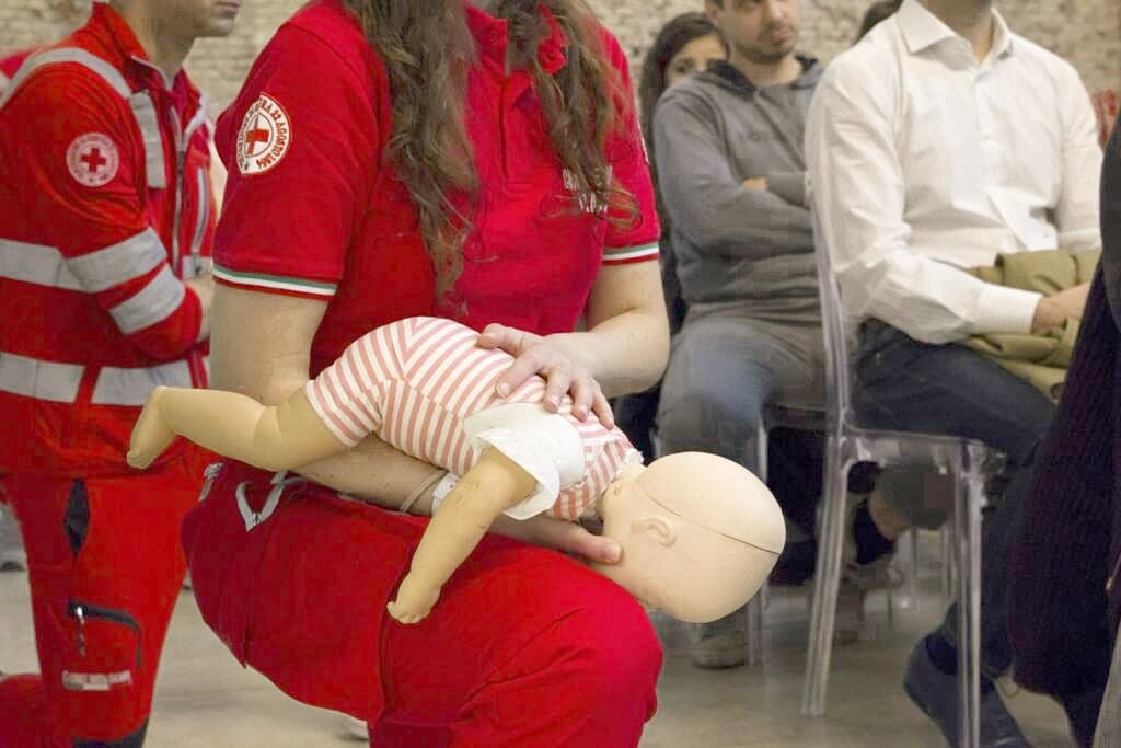 Manovre salvavita pediatriche: ad Alba un corso per imparare a proteggere i più piccoli