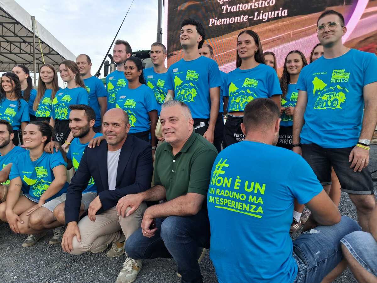 Perlo, una festa da sold out e oggi il gran finale: oltre 200 trattori pronti a invadere il paese [FOTO E VIDEO]