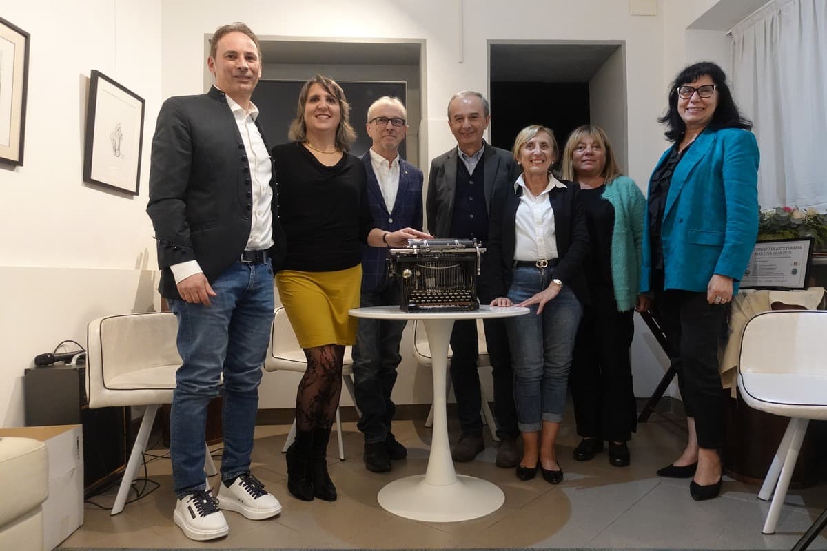 Il 23 giugno è la Giornata mondiale della macchina da scrivere, ce lo ricorda il Caffè letterario di Bra