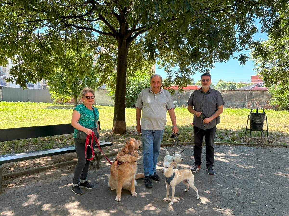 Giardini di via Tintoretto, il quartiere raccoglie le firme e spinge per un’area cani