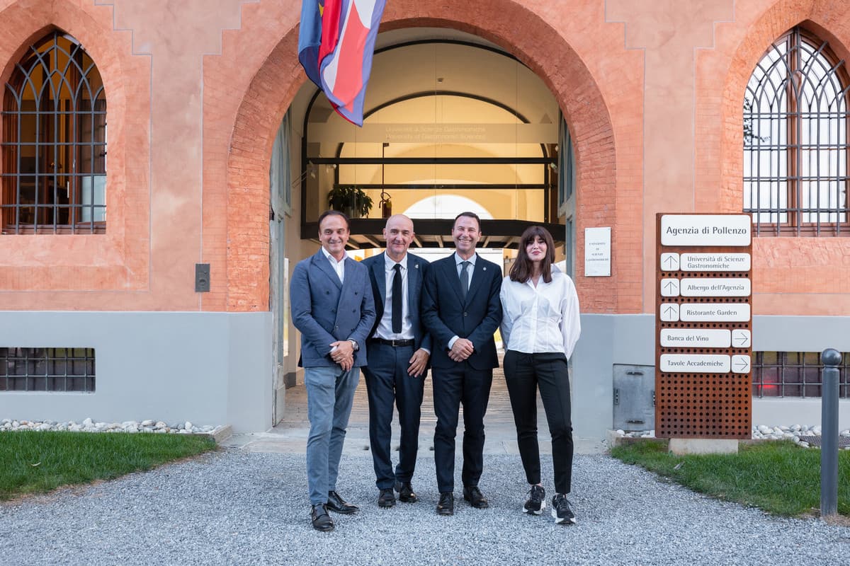 Il ministro Bernini in visita all'Università di Scienze Gastronomiche di Pollenzo