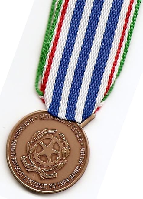 La medaglia d’onore degli internati alla memoria di Tancredi Mella