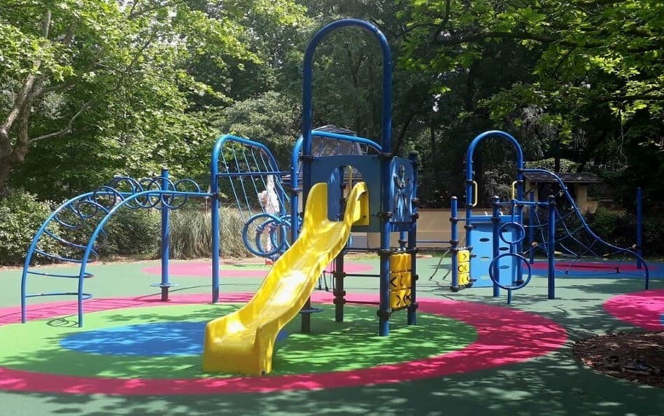 A Novara nasce la “Panchina di Aism”: un simbolo di inclusione e sensibilizzazione