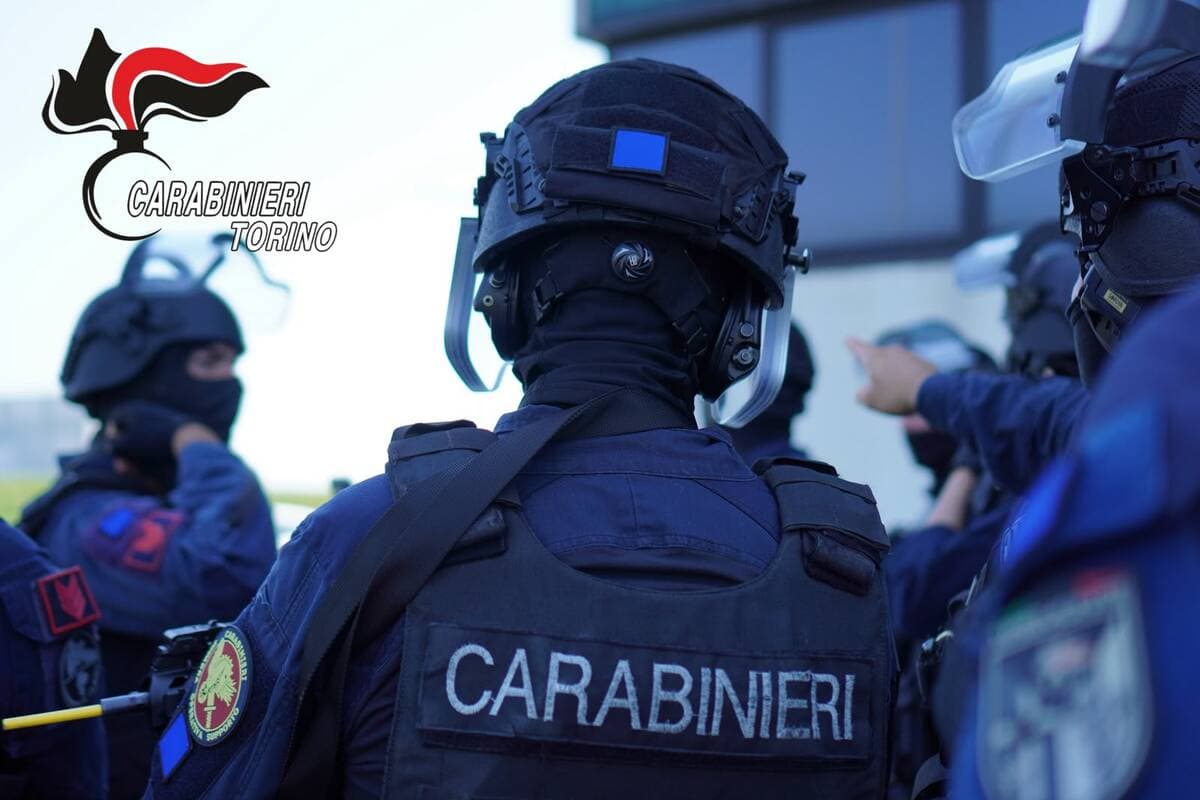 Dipendente armato prende in ostaggio un collega alla Leonardo, esercitazione ad alta tensione dei carabinieri [FOTO]
