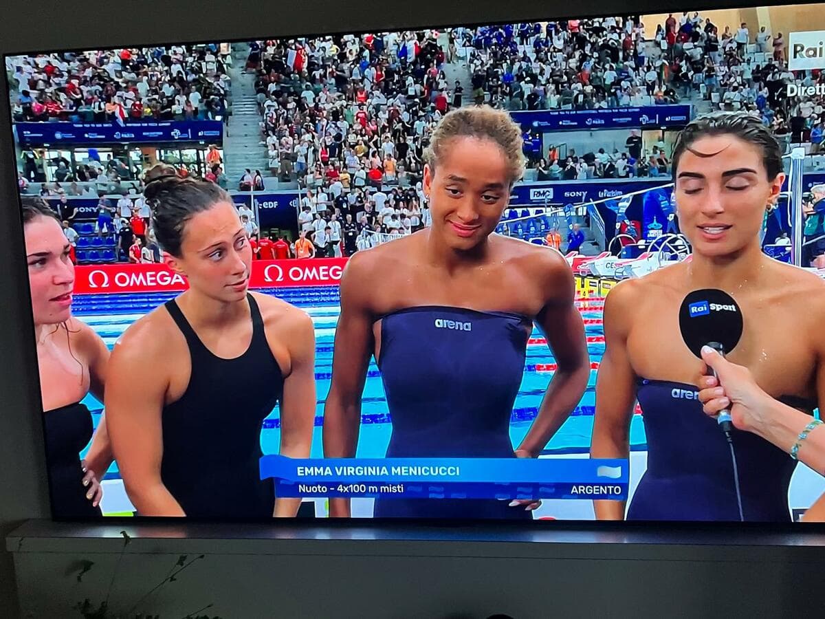 Curtis e Gastaldi trascinano la staffetta 4x100 mista: straordinario secondo posto per le azzurre a Parigi