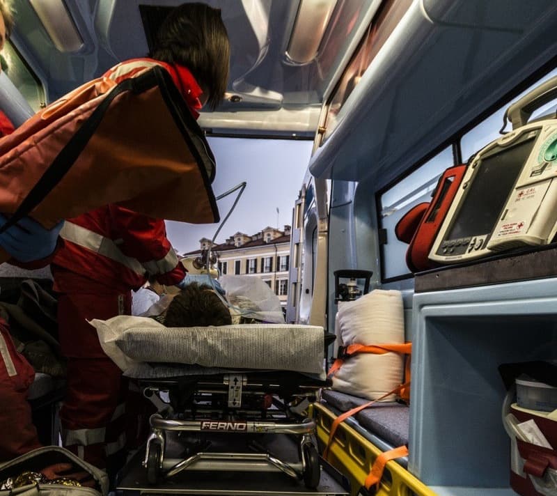 Buca nell’asfalto provocò gravi lesioni a un ciclista: nuove acquisizioni di documenti nel processo a tre dirigenti della Provincia