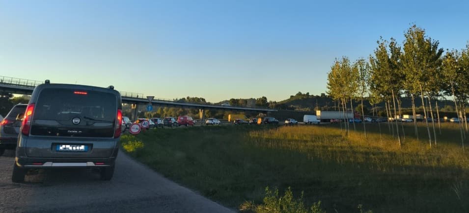 Tamponamento sulla tangenziale di Alba: traffico in tilt