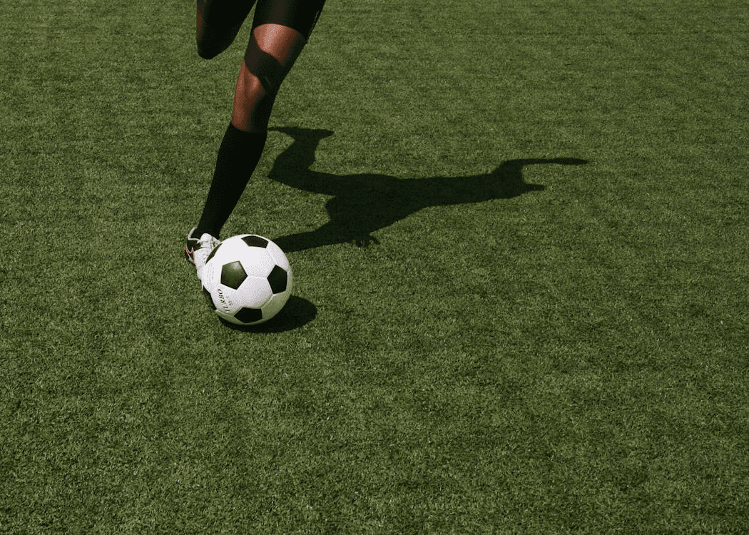 Buone notizie per bimbi e sportivi: nei giardini di via Scajola tornano le porte da calcio